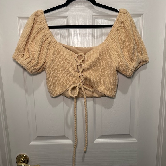 Pastel Yellow Textured Puff Sleeve Crop Top NWT - Picture 8 of 11